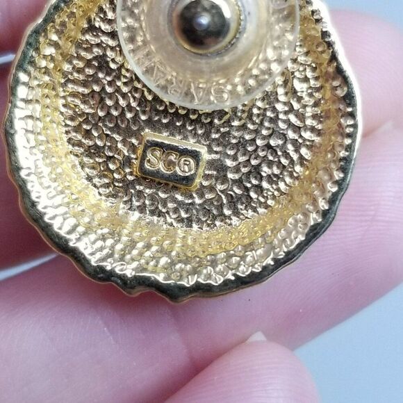 Vintage Sarah Coventry Faux Pearl and Gold Tone Stud Earrings, 80s Style, Estate - Picture 4 of 7